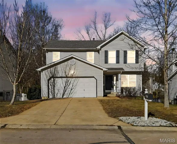 $330,000 | 1075 Fenton Park Drive, Fenton, MO 63026