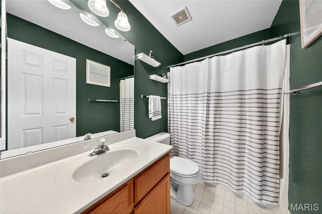 $330,000 | 1075 Fenton Park Drive, Fenton, MO 63026