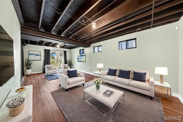 $330,000 | 1075 Fenton Park Drive, Fenton, MO 63026