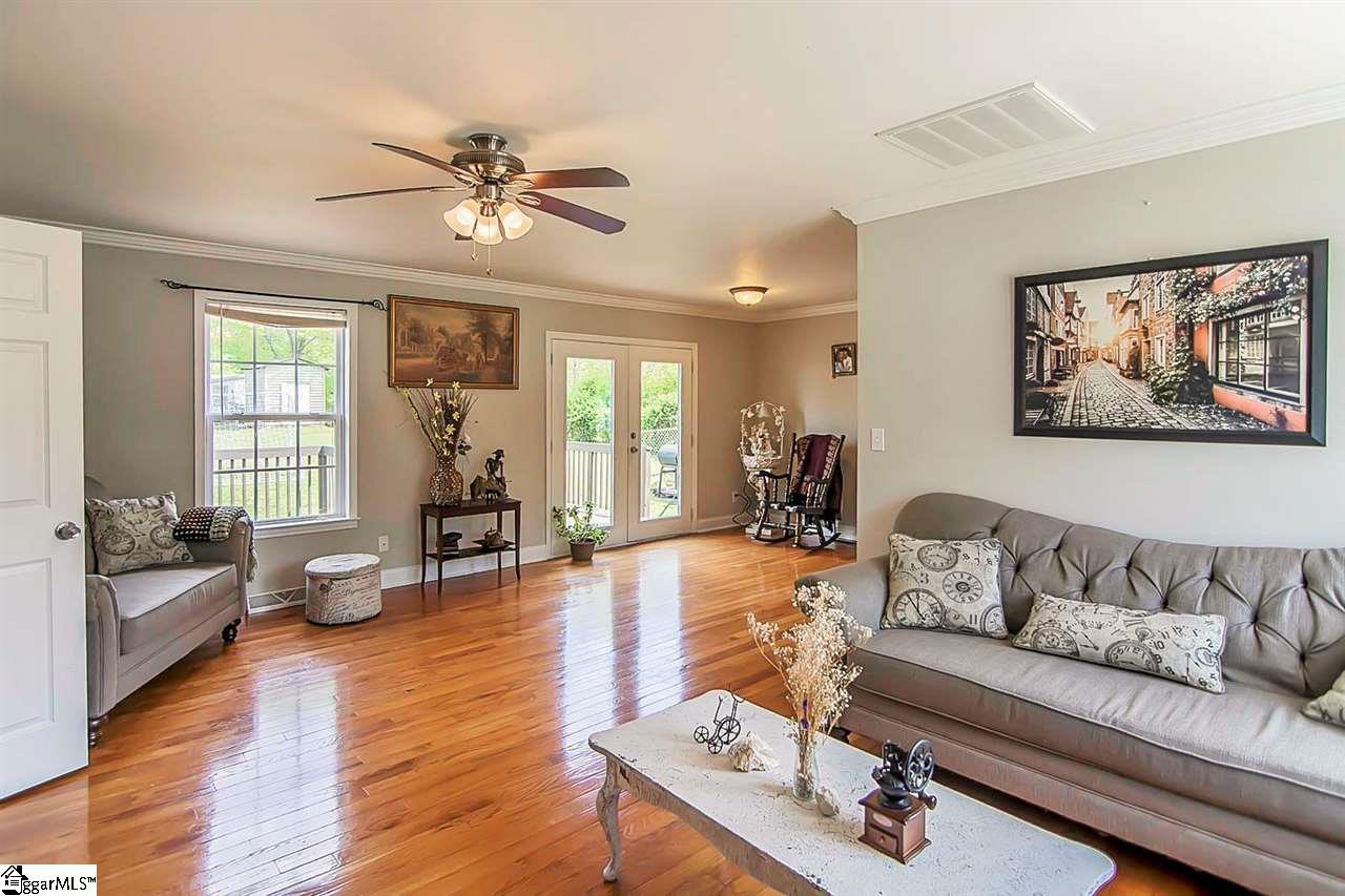 207 Brookmere Road Simpsonville, SC 29681 - Photo 6 of 29 Gallery Image 6