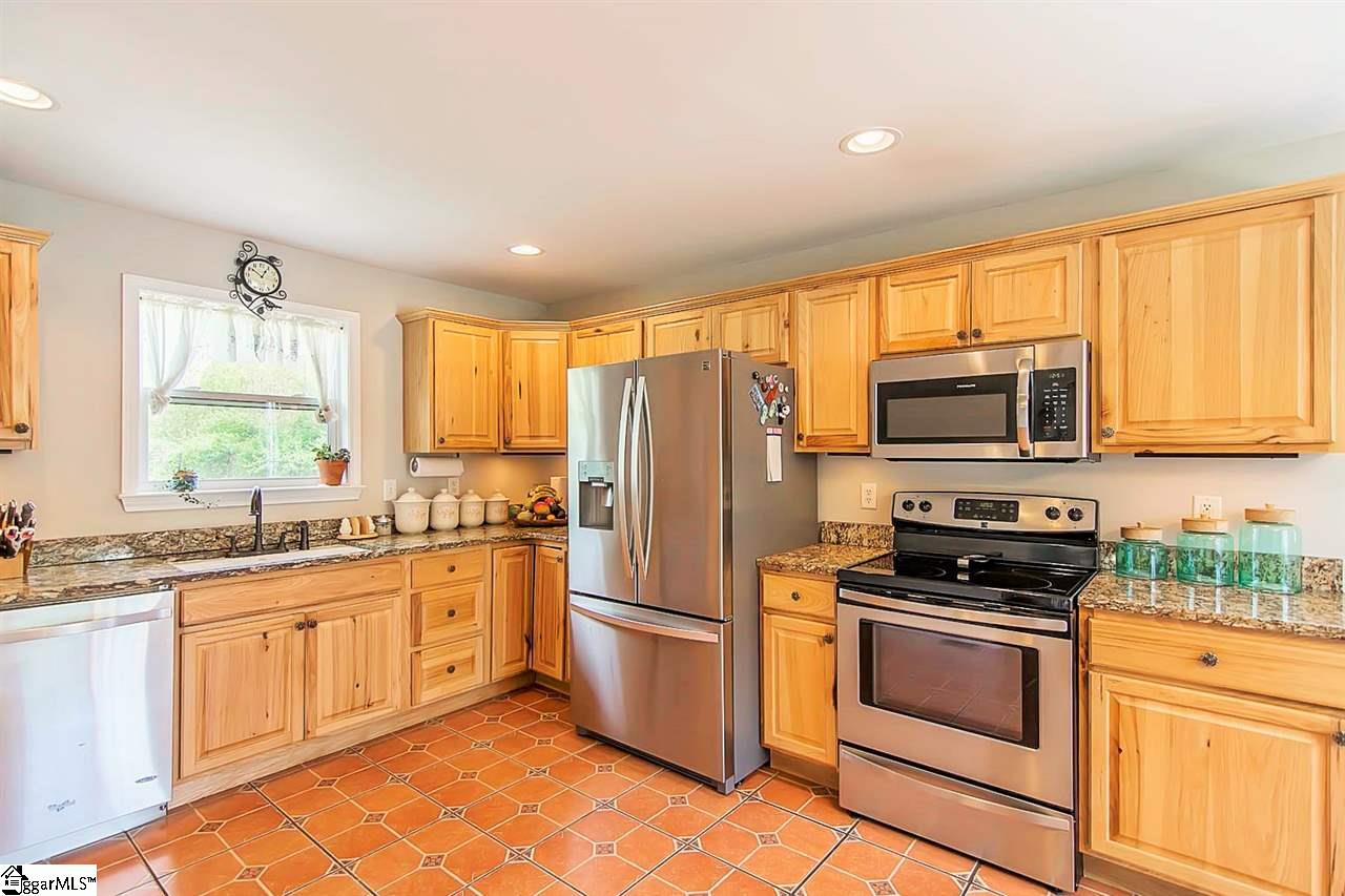 207 Brookmere Road Simpsonville, SC 29681 - Photo 10 of 29 Gallery Image 10