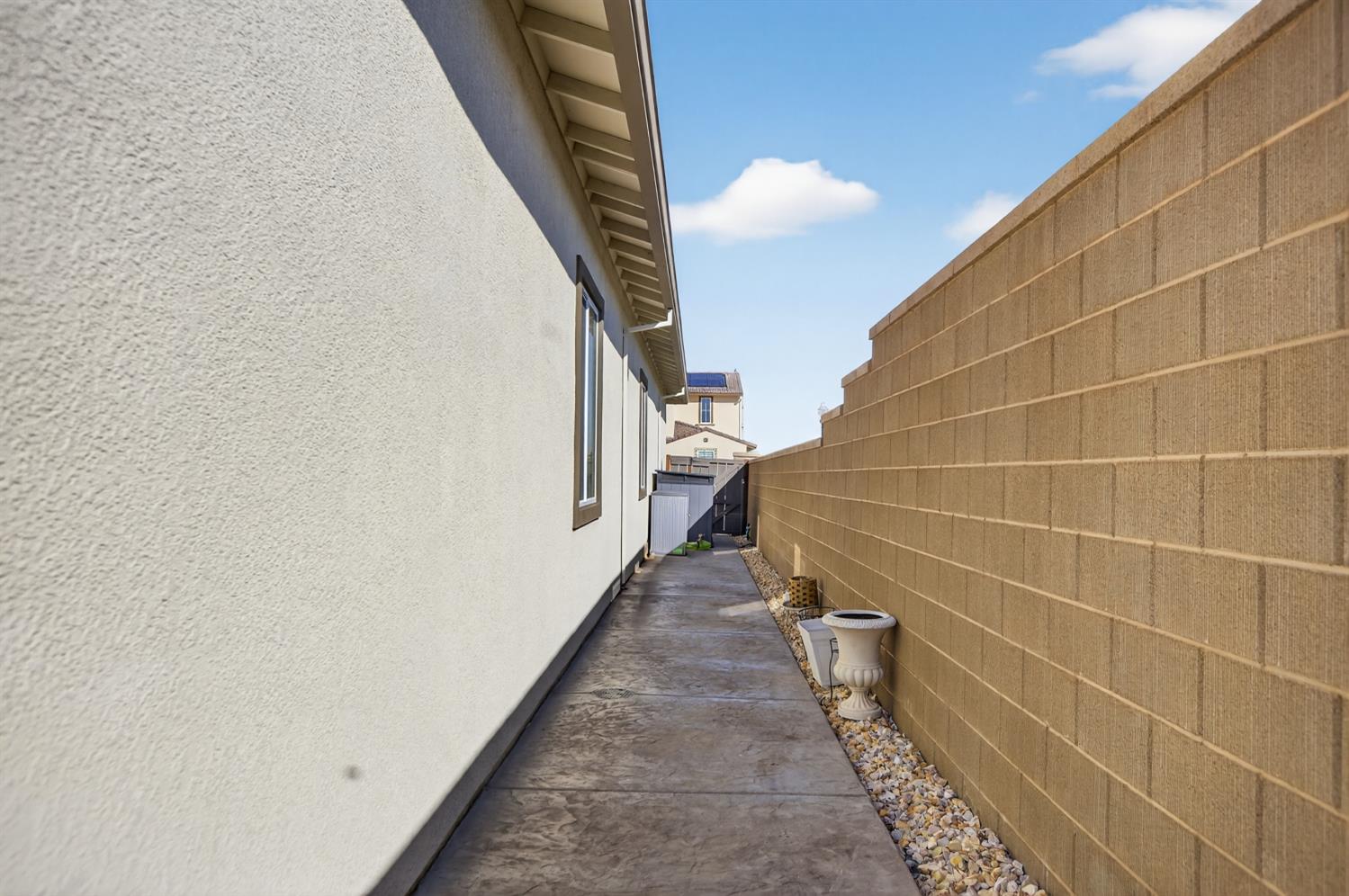 5603 Drifton Way Sacramento, CA 95835 - Photo 44 of 49 a view of a pathway