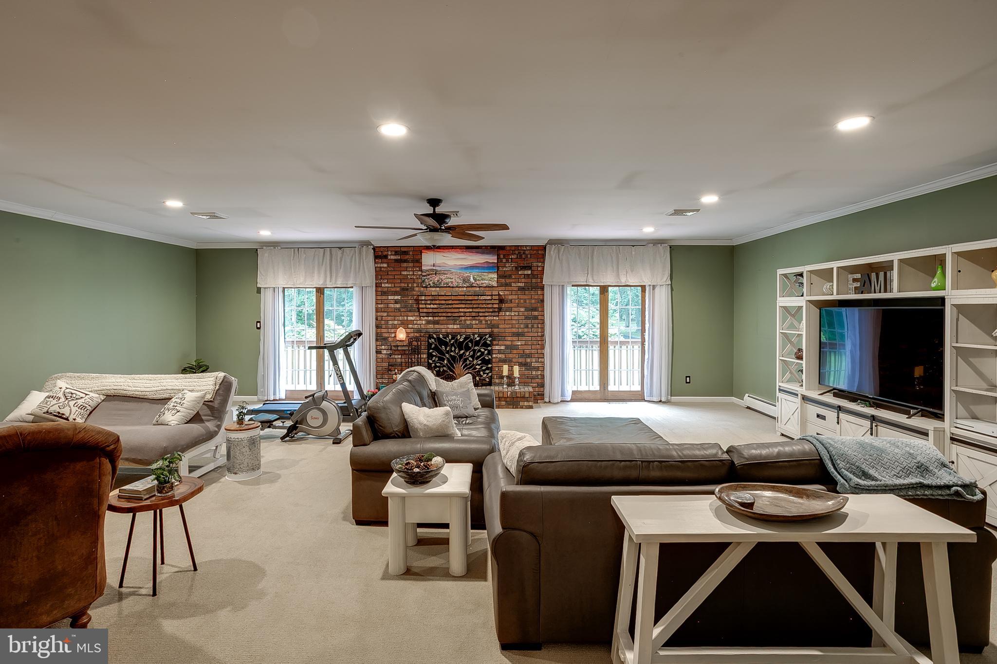 460 Pemberton Bypass Pemberton, NJ 08068 - Photo 16 of 41 Great Room