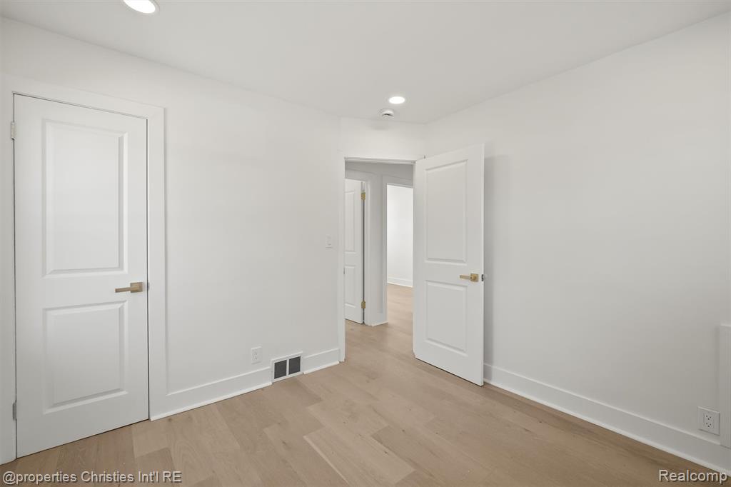 4109 Grandview Road Royal Oak, MI 48073 - Photo 15 of 25 Gallery Image 15