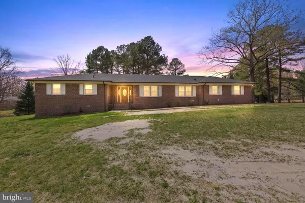 $529,900 | 18246 White Pine Drive, Milford, VA 22514