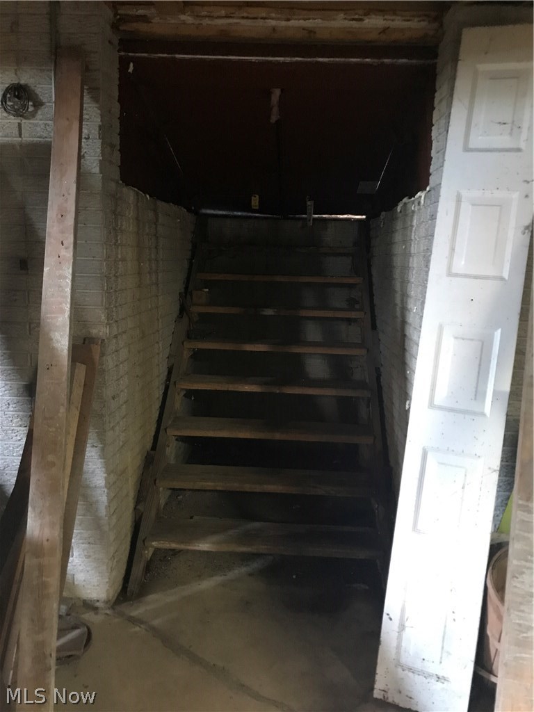15540 Valentine Road Thompson, OH 44086 - Photo 14 of 18 Basement outside access