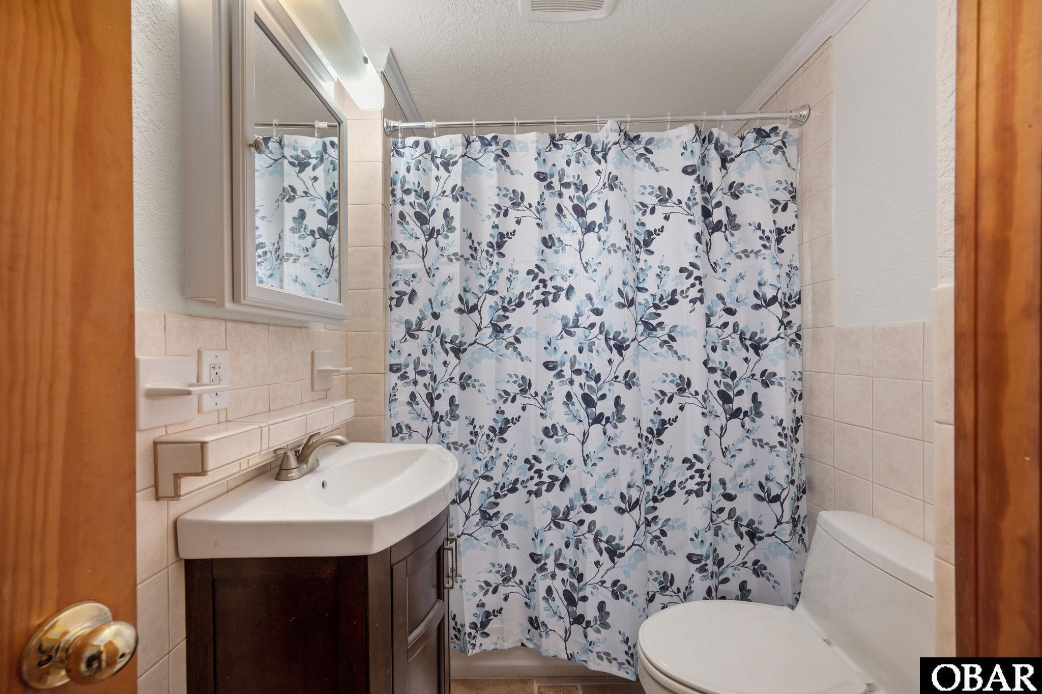 2053 Bay Drive Kill Devil Hills, NC 27948 - Photo 21 of 37 Hall Bath