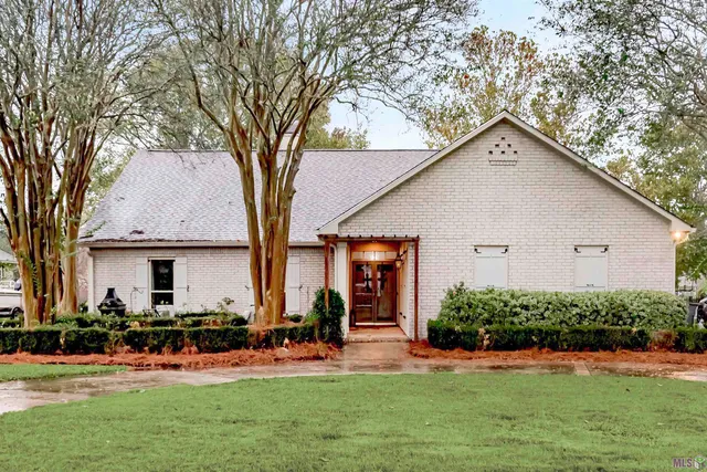 $565,000 | 13725 Briarlake Avenue, Baton Rouge, LA 70809