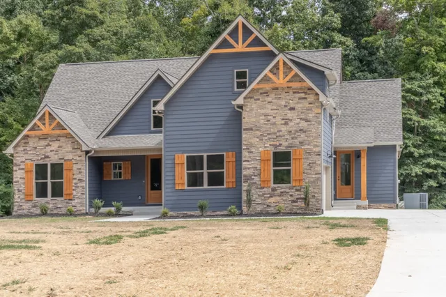 $915,000 | 1191 Hangar Road, Springfield, TN 37172