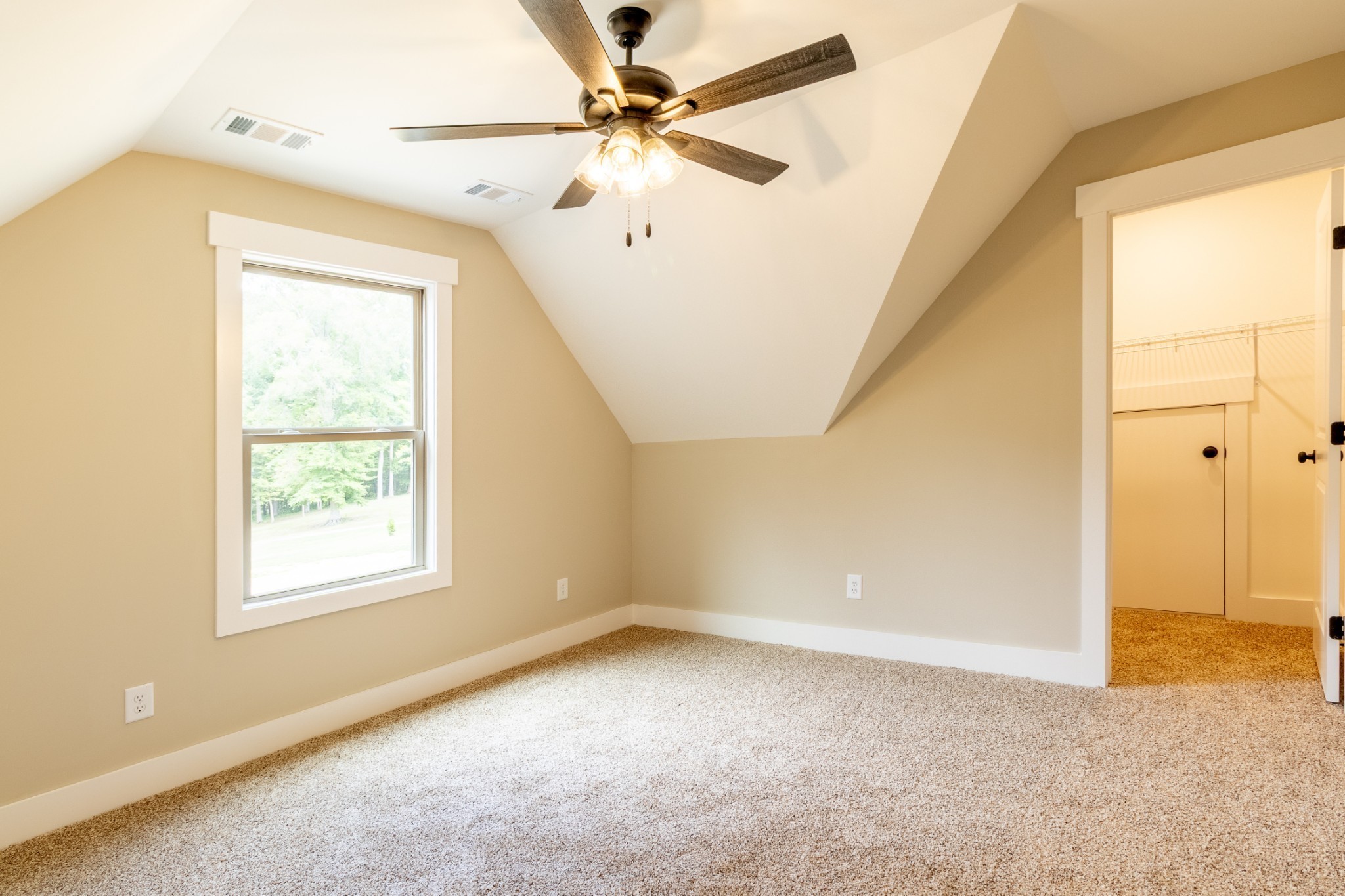 1191 Hangar Road Springfield, TN 37172 - Photo 20 of 25 an empty room with windows and fan