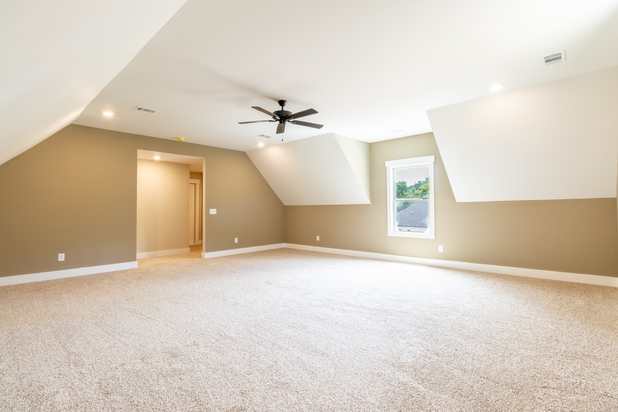 1191 Hangar Road Springfield, TN 37172 - Photo 21 of 25 an empty room with a empty space and windows