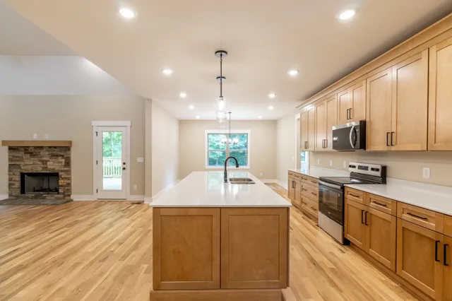 $915,000 | 1191 Hangar Road, Springfield, TN 37172