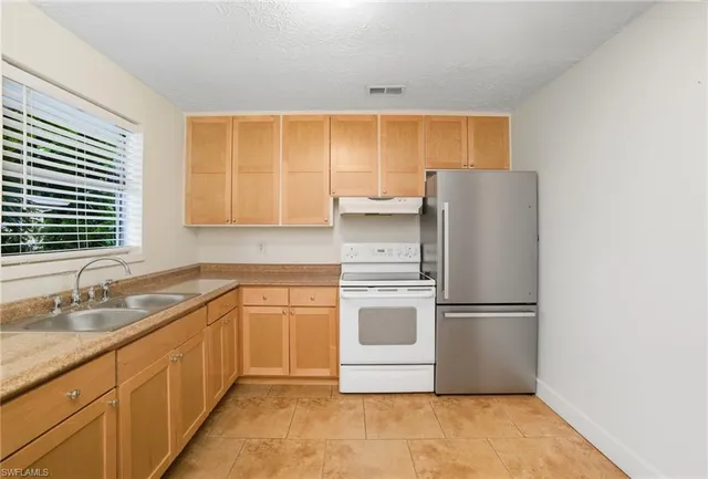 $1,299,900 | 2662-2656 Mangrove Street, Naples, FL 34112