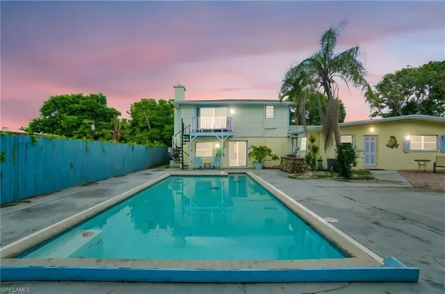 $1,299,900 | 2662-2656 Mangrove Street, Naples, FL 34112