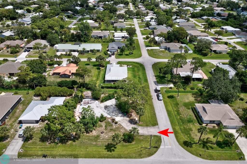 702 Lake Drive Sebastian, FL 32958 - Photo 11 of 14 an aerial view of a houses with yard