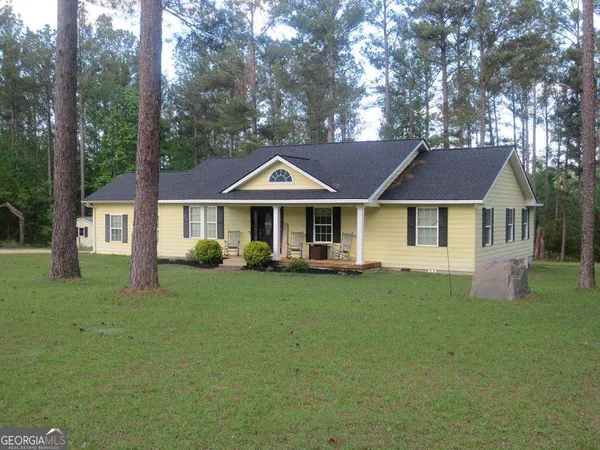 $324,000 | 445 Southside Drive, Lyons, GA 30436