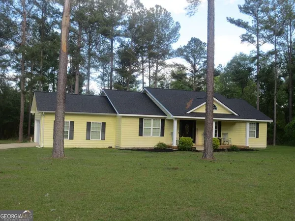 $324,000 | 445 Southside Drive, Lyons, GA 30436