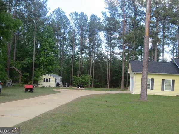 $324,000 | 445 Southside Drive, Lyons, GA 30436