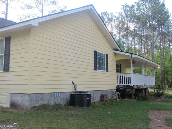 $324,000 | 445 Southside Drive, Lyons, GA 30436