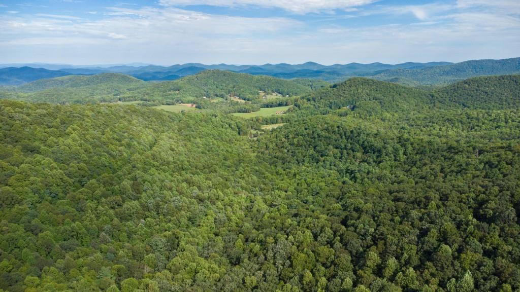 239 Glenn Elliott Road Suches, GA 30572 - Photo 17 of 28