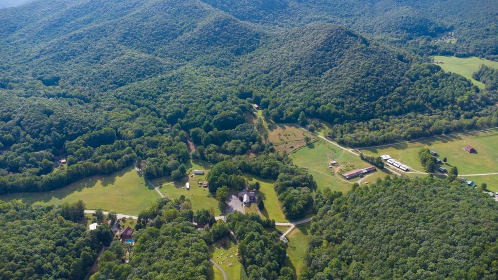 239 Glenn Elliott Road Suches, GA 30572 - Photo 6 of 28