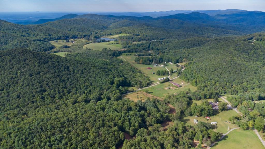 239 Glenn Elliott Road Suches, GA 30572 - Photo 9 of 28