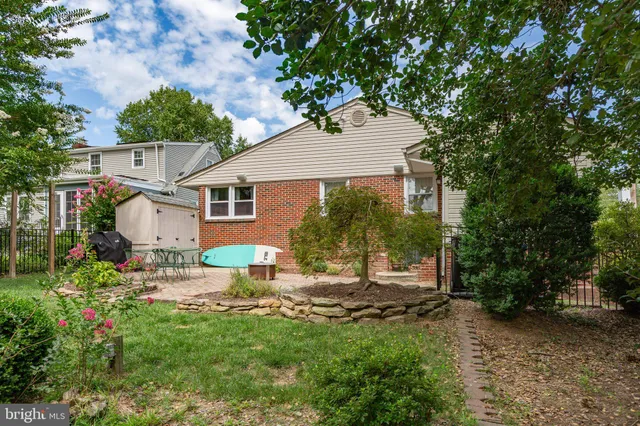 a house that has a tree in it