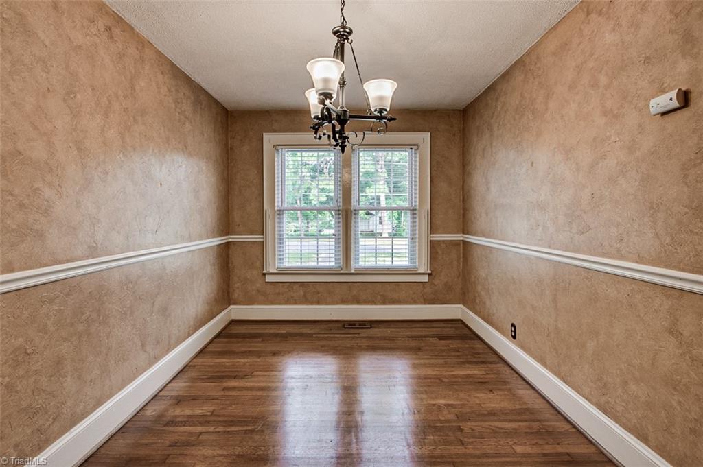 339 Ridgecrest Road Asheboro, NC 27203 - Photo 7 of 20 Formal dining room