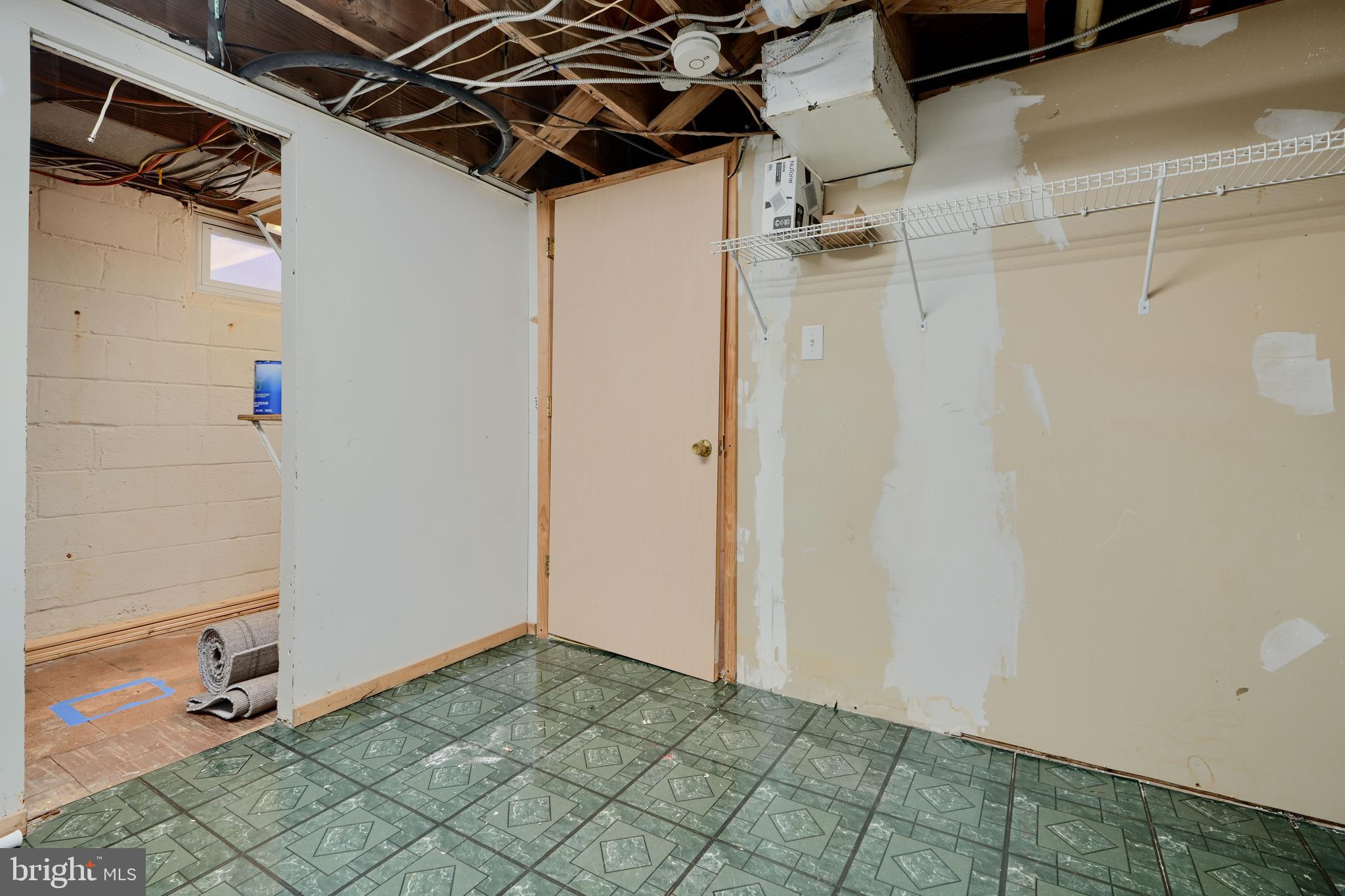 910 Radcliffe Road Towson, MD 21204 - Photo 31 of 32 a view of a closet