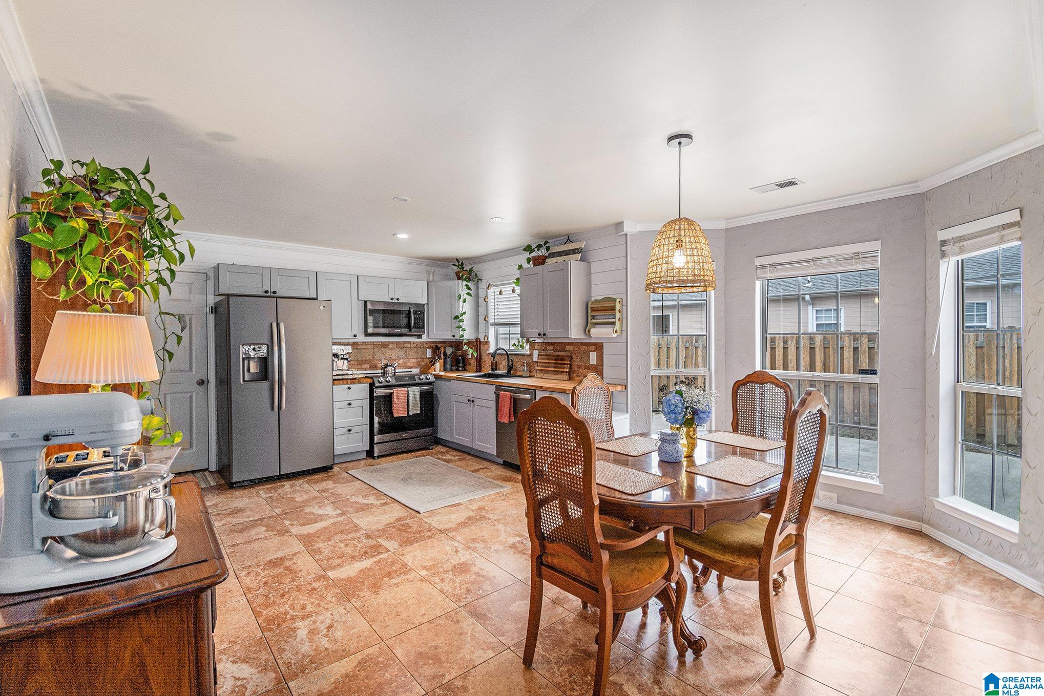 104 King James Court Alabaster, AL 35007 - Photo 5 of 27