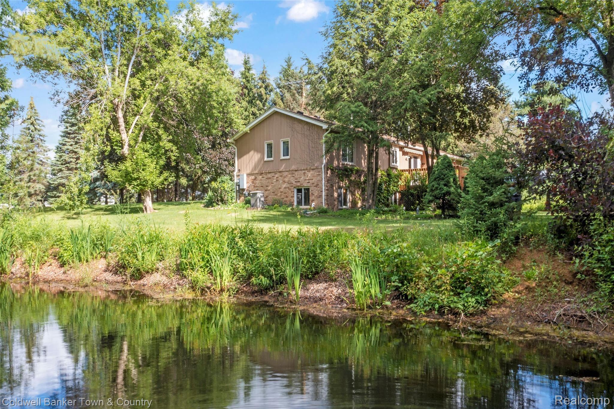 23350 Griswold Road South Lyon, MI 48178 - Photo 34 of 44 25.jpg