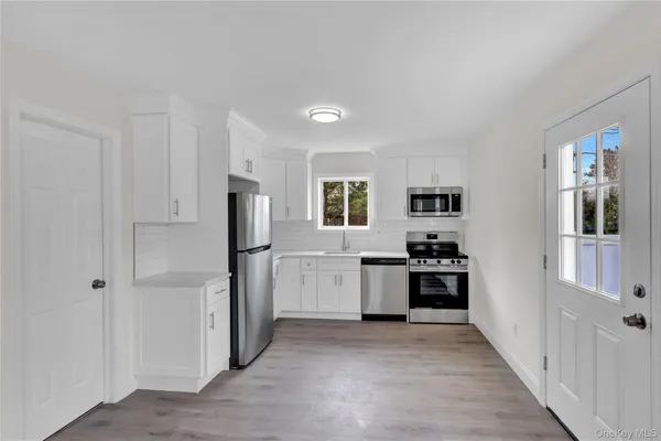 $629,900 | 7 Roan Lane, Riverhead, NY 11901