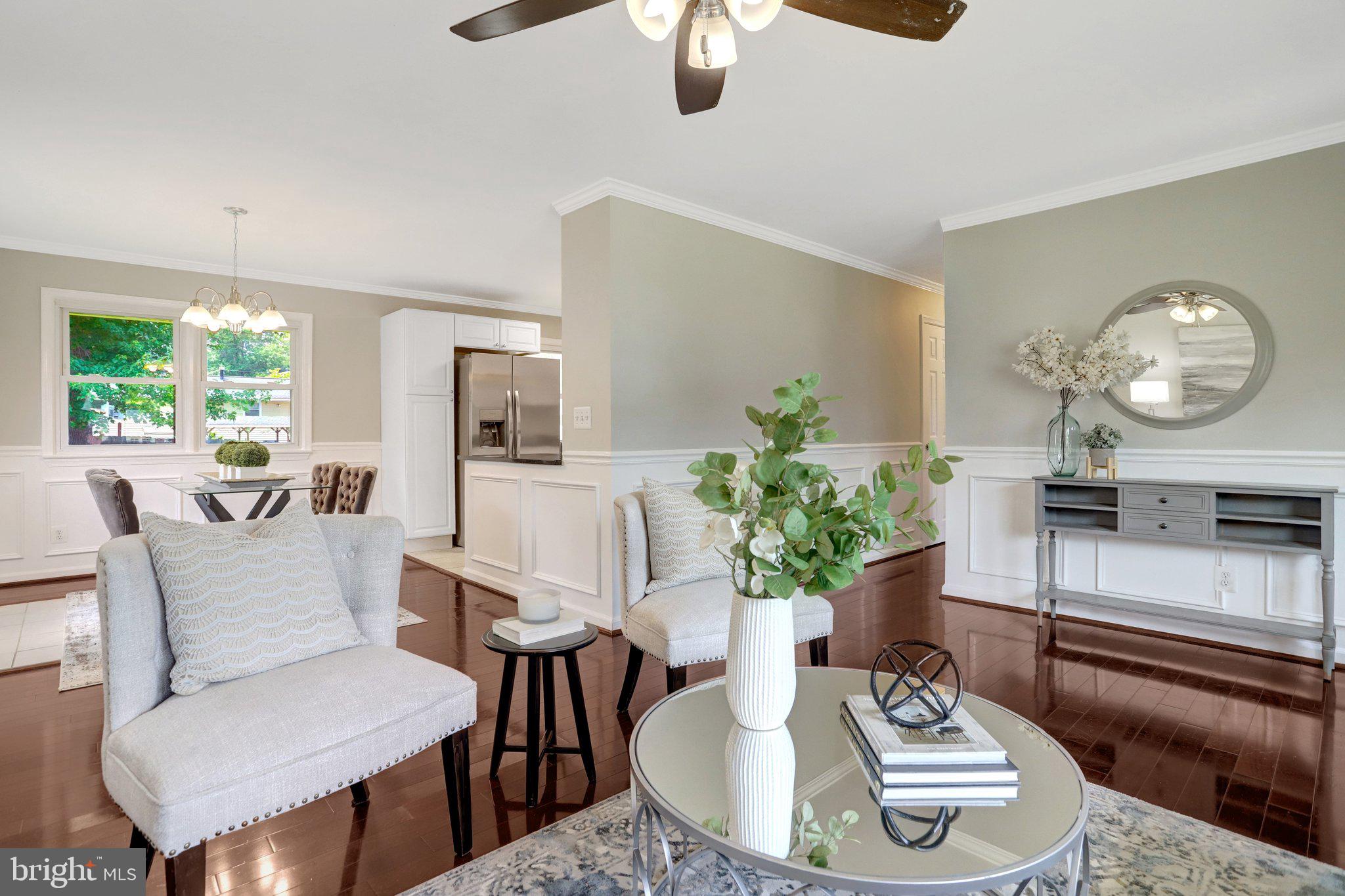 8824 Jandell Road Lorton, VA 22079 - Photo 6 of 46 Living Room