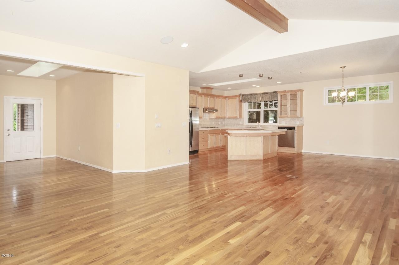55 Gull Station Depoe Bay, OR 97341 - Photo 3 of 44 Open Living Room