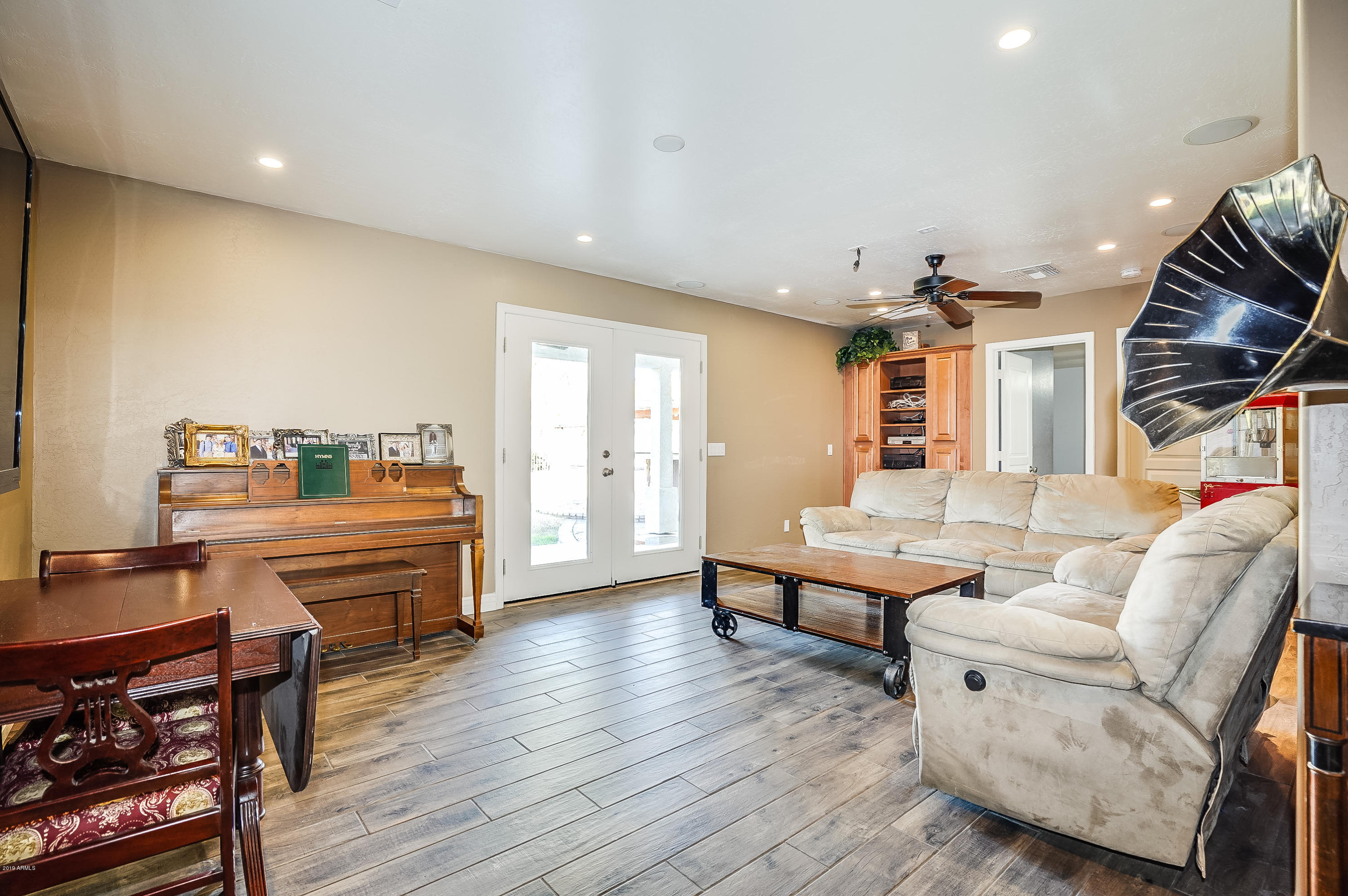 2336 East Willis Road Gilbert, AZ 85297 - Photo 13 of 76 Willis-16