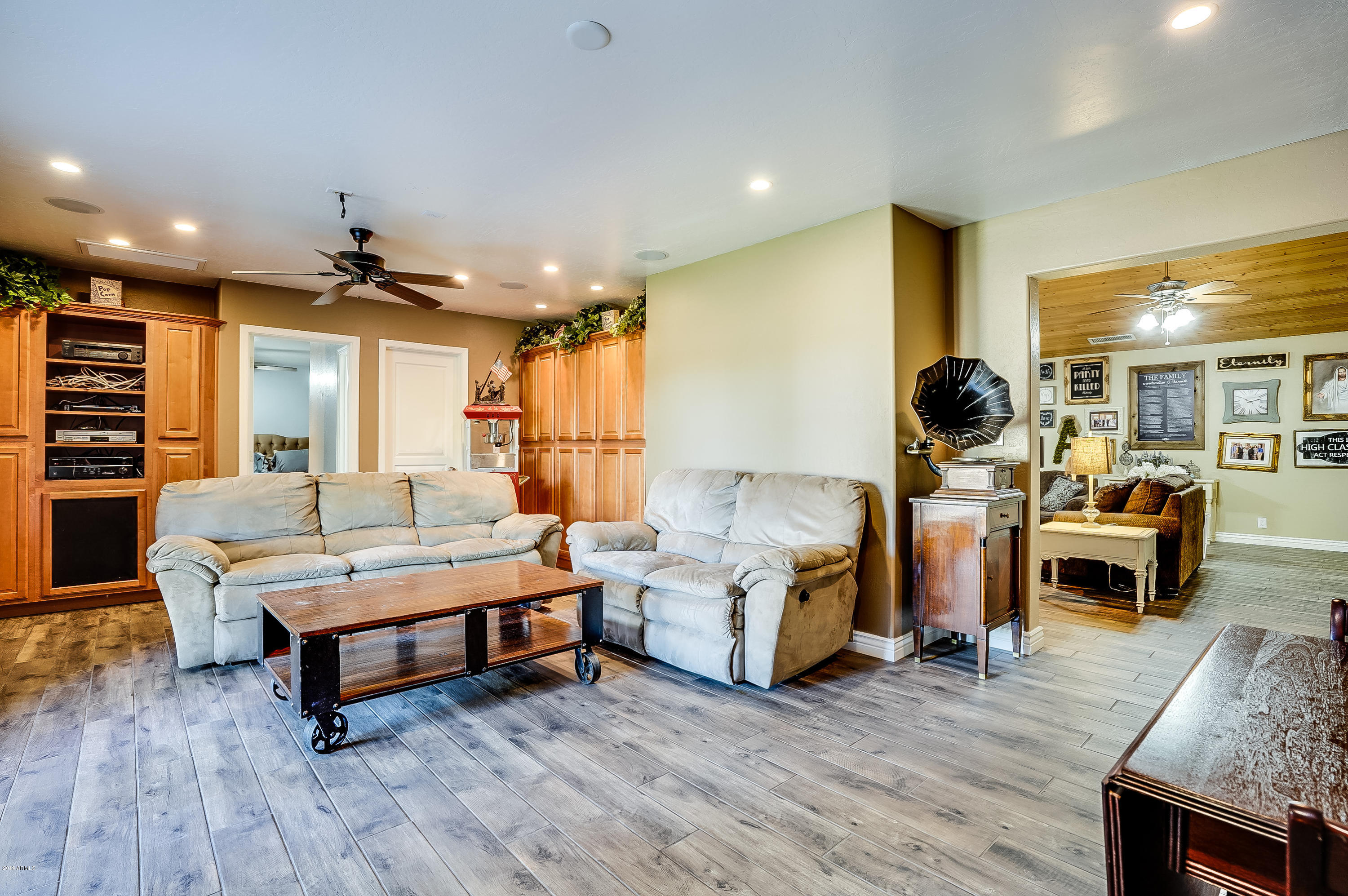 2336 East Willis Road Gilbert, AZ 85297 - Photo 14 of 76 Willis-17