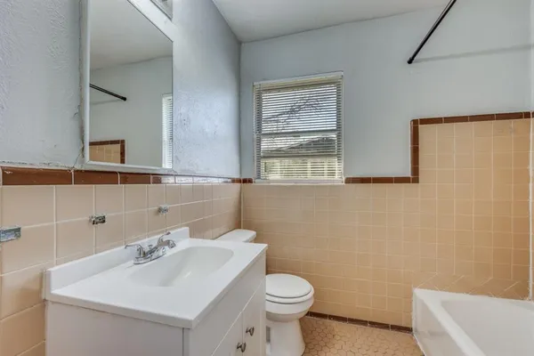 $1,095 | 7 Pershing Drive, Unit A, Denison, TX 75020