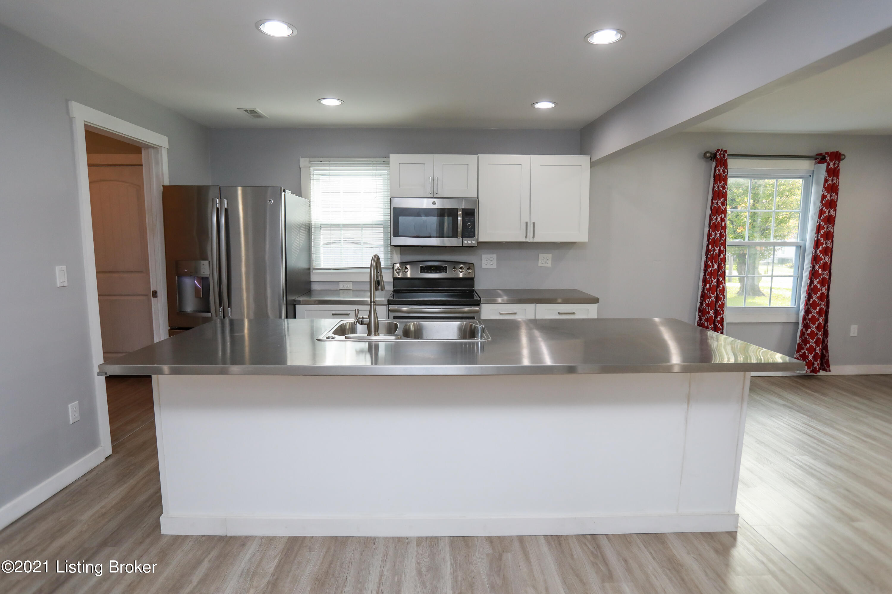 1023 Reeves Road Louisville, KY 40219 - Photo 5 of 21 Kitchen Island