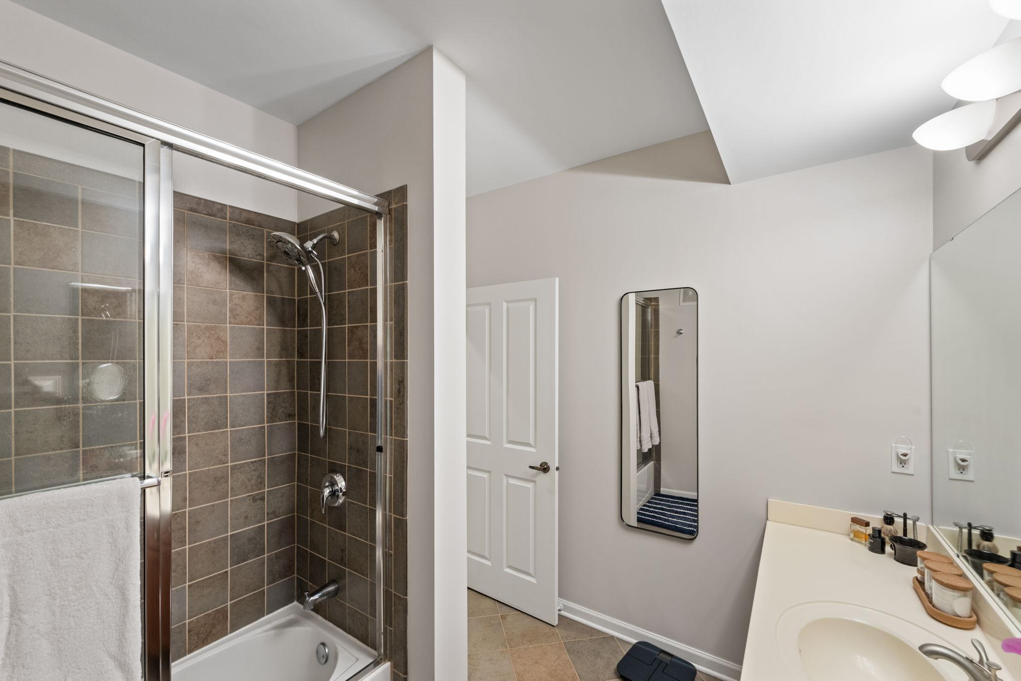 1008 Portland Avenue Minneapolis, MN 55404 - Photo 33 of 56