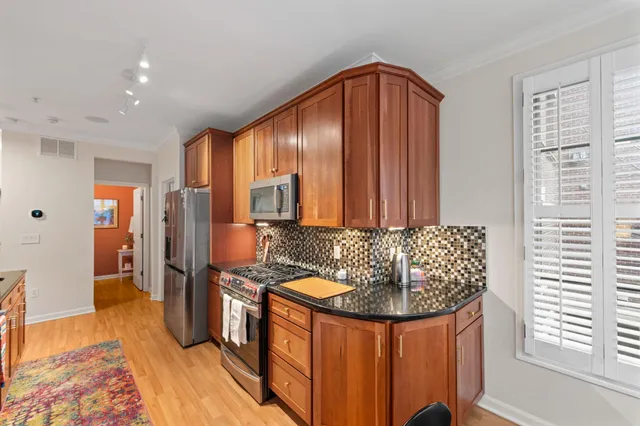 $3,295 | 1008 Portland Avenue, Minneapolis, MN 55404