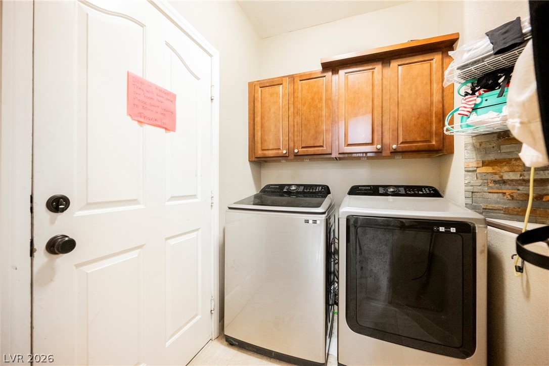 93 Autumn Day Street Henderson, NV 89012 - Photo 44 of 57 Laundry room