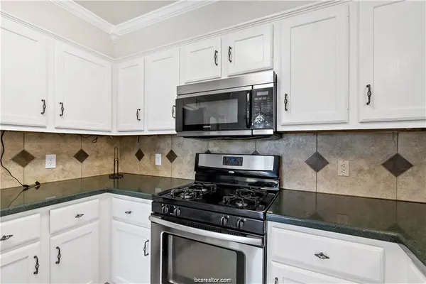 $345,000 | 3704 Eastshire Court, Bryan, TX 77802