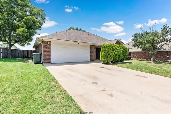 $345,000 | 3704 Eastshire Court, Bryan, TX 77802