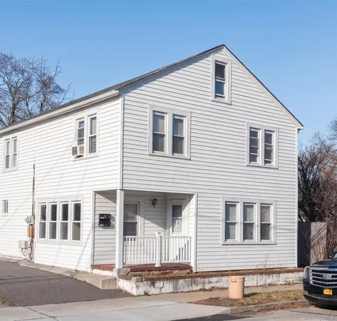 $2,200 | 162 5th Avenue, Bay Shore, NY 11706