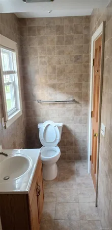 $2,200 | 162 5th Avenue, Bay Shore, NY 11706