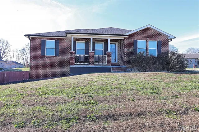 $335,000 | 1633 Challenger Court, Jackson, MO 63755