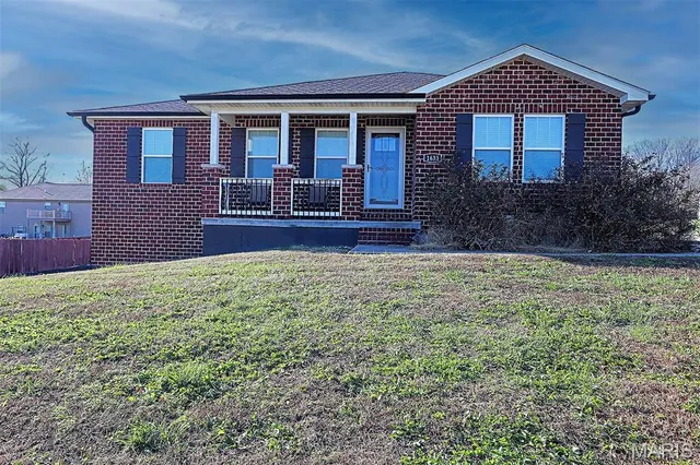 $335,000 | 1633 Challenger Court, Jackson, MO 63755