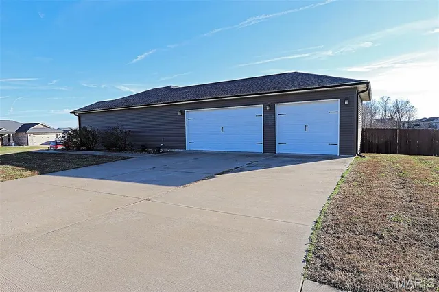 $335,000 | 1633 Challenger Court, Jackson, MO 63755