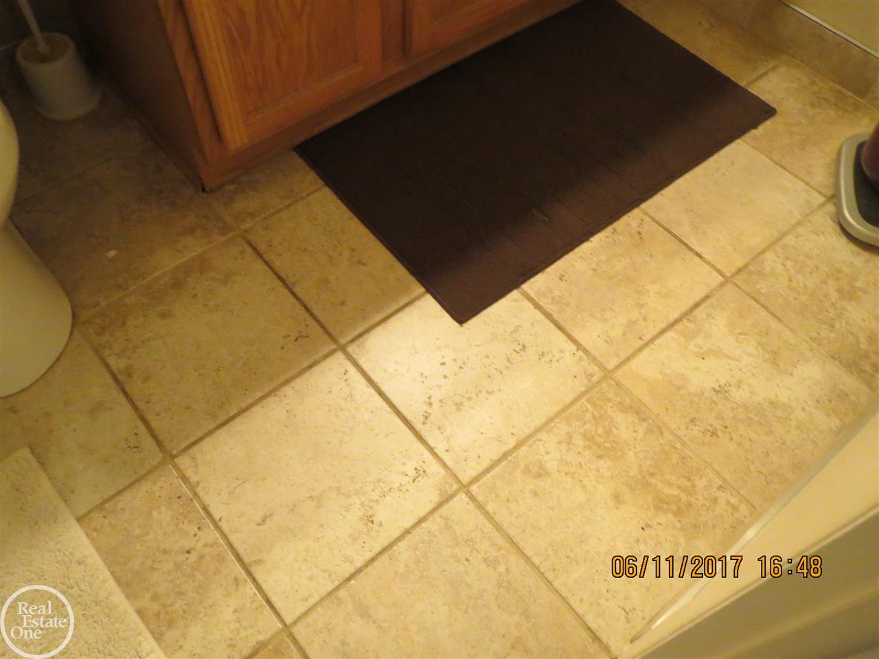 29125 Hayes Road, Unit 9 Warren, MI 48088 - Photo 9 of 14 31322401-8.JPG