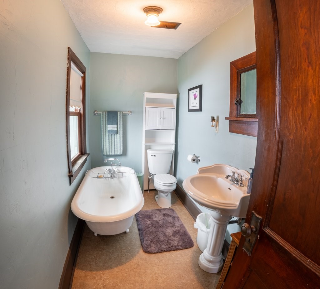 N4390 County Road East Kewaunee, WI 54216 - Photo 40 of 44